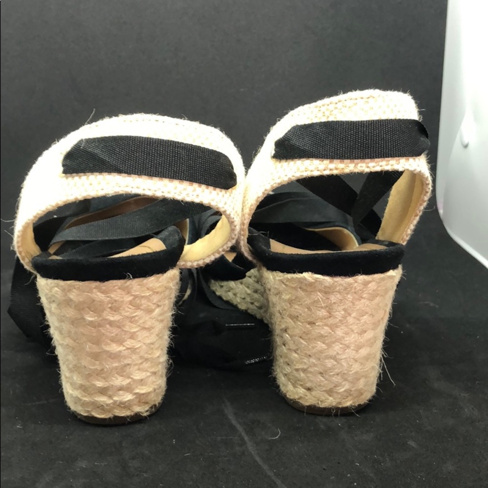 Shoes - Picture 5 of 7